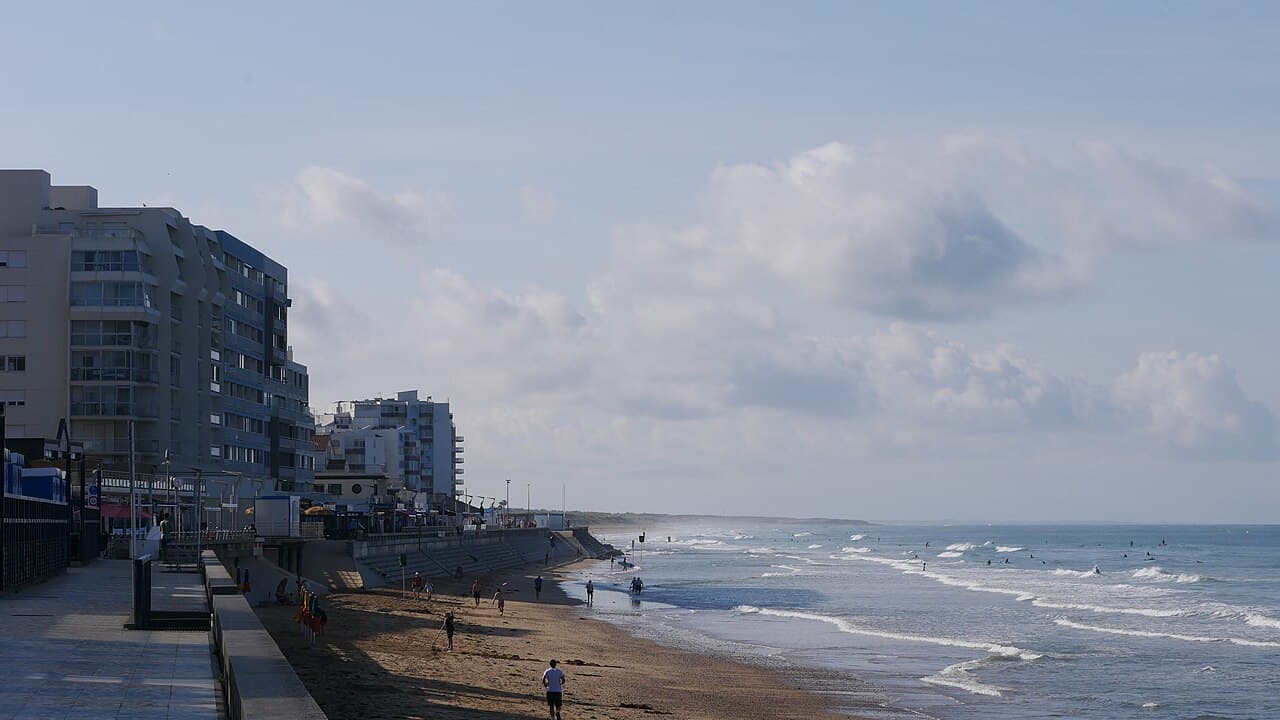 Le remblai et la grande plage de Saint-Gilles-Croix-de-Vie
